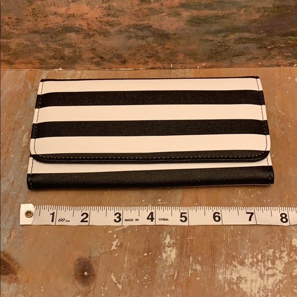 NWOT Kut from the Kloth Wallet - Picture 2 of 8